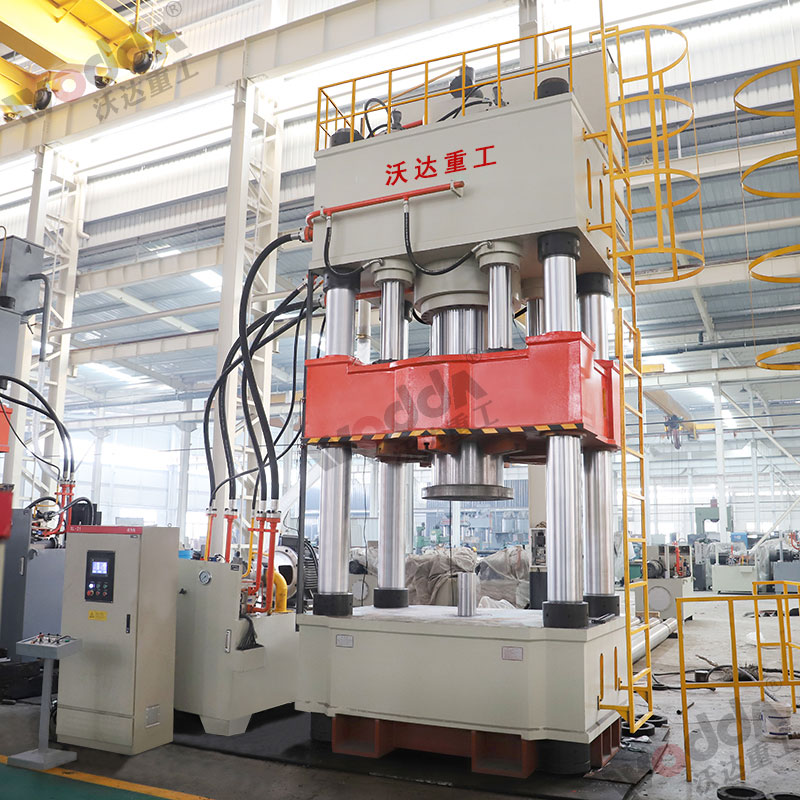 800噸封頭拉伸液壓機(jī)車(chē)間試機(jī)